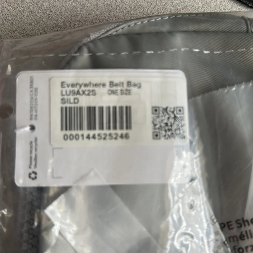 NWT Gray Lululemon Everyday belt bag. - Picture 2 of 2